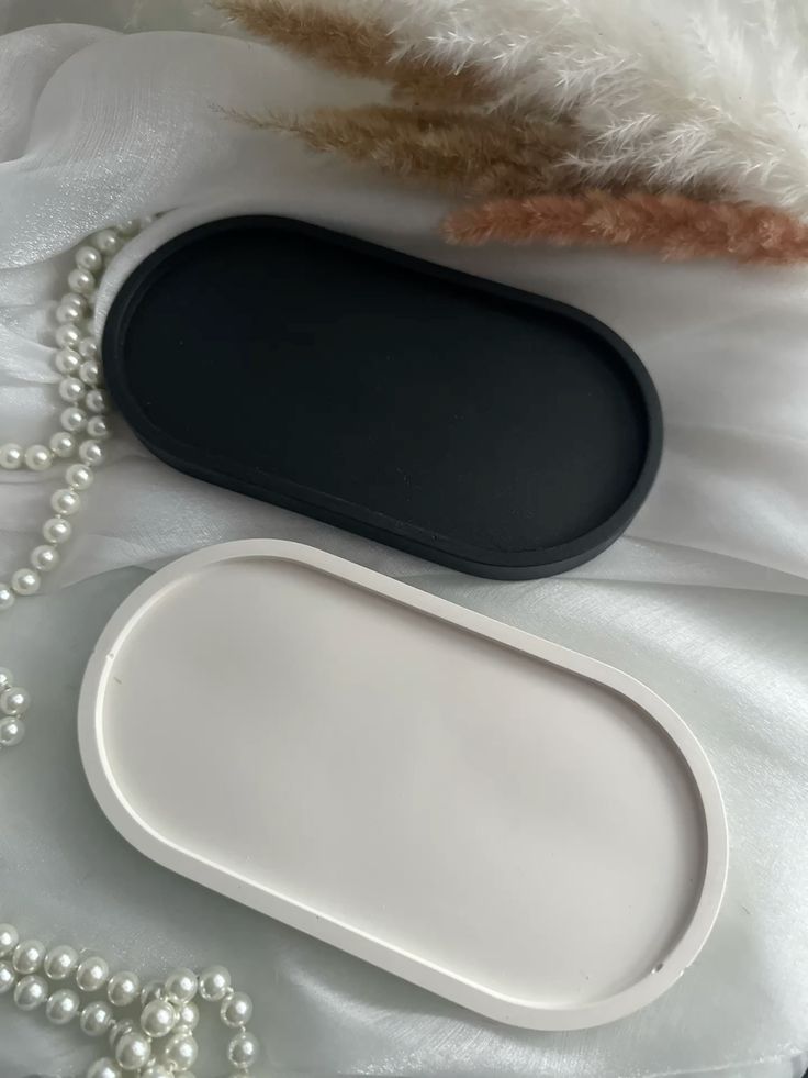 Oval Ceramic Tray – Minimal Decorative Organizer