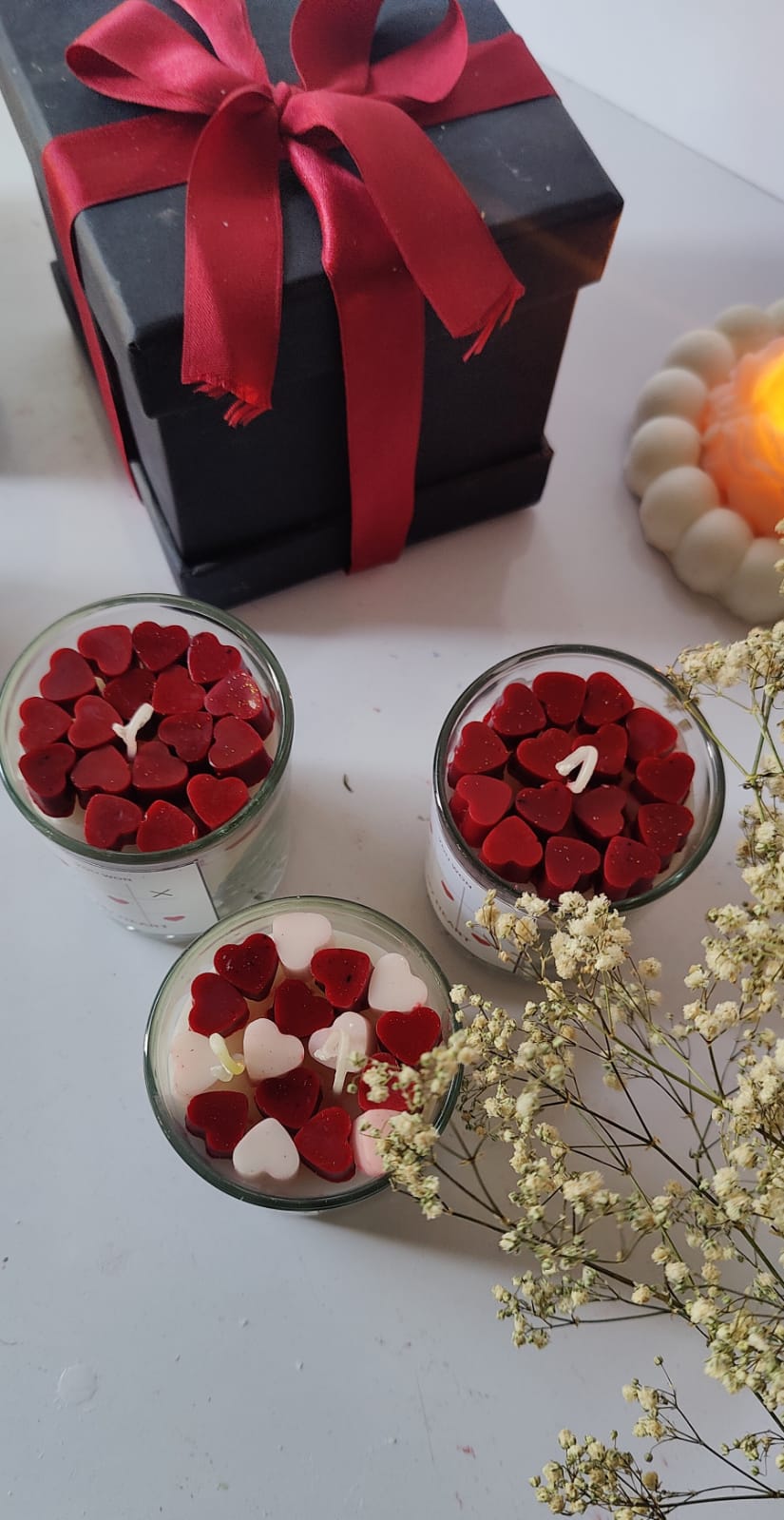 "Scented candle with hearts mekts"