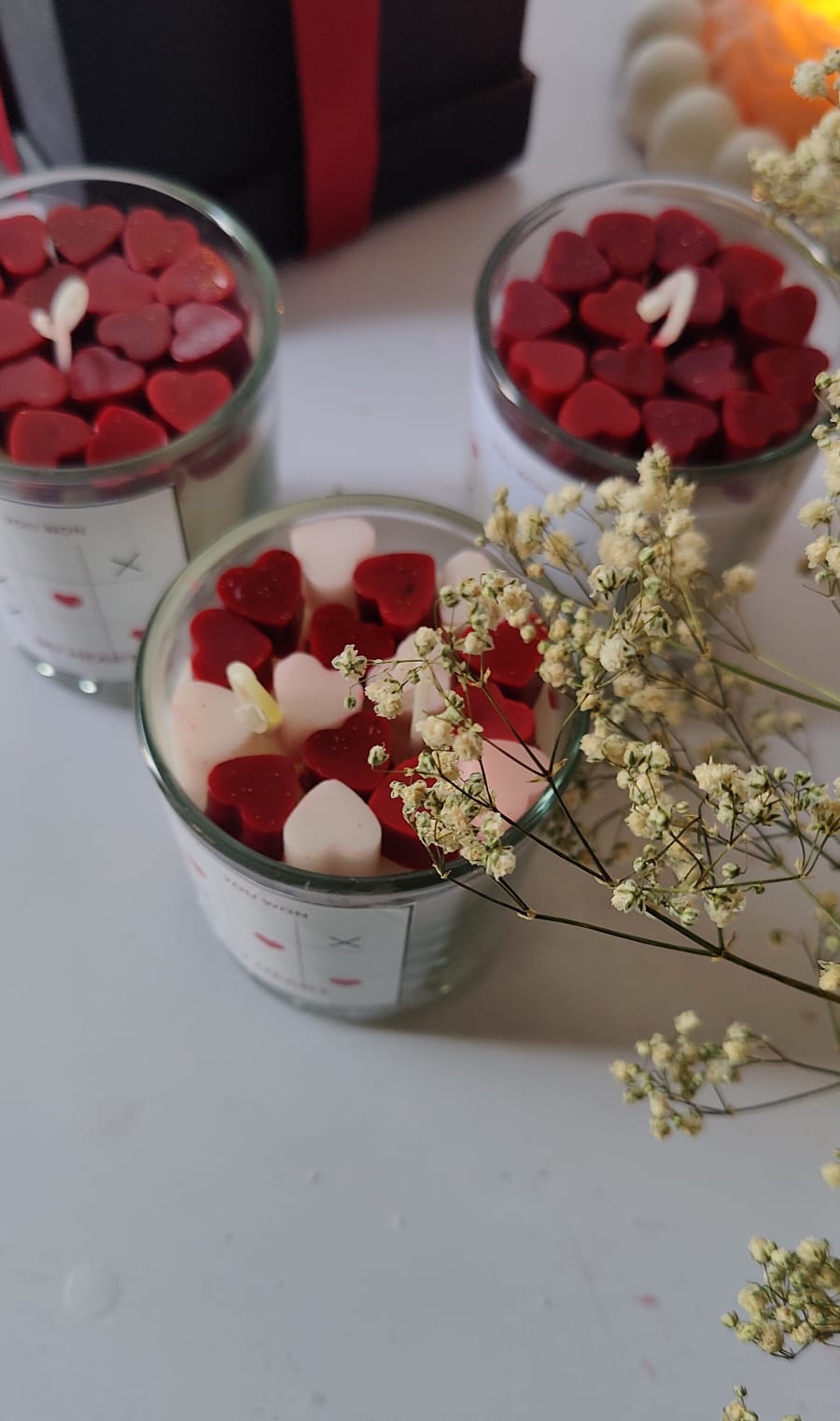 "Scented candle with hearts mekts"