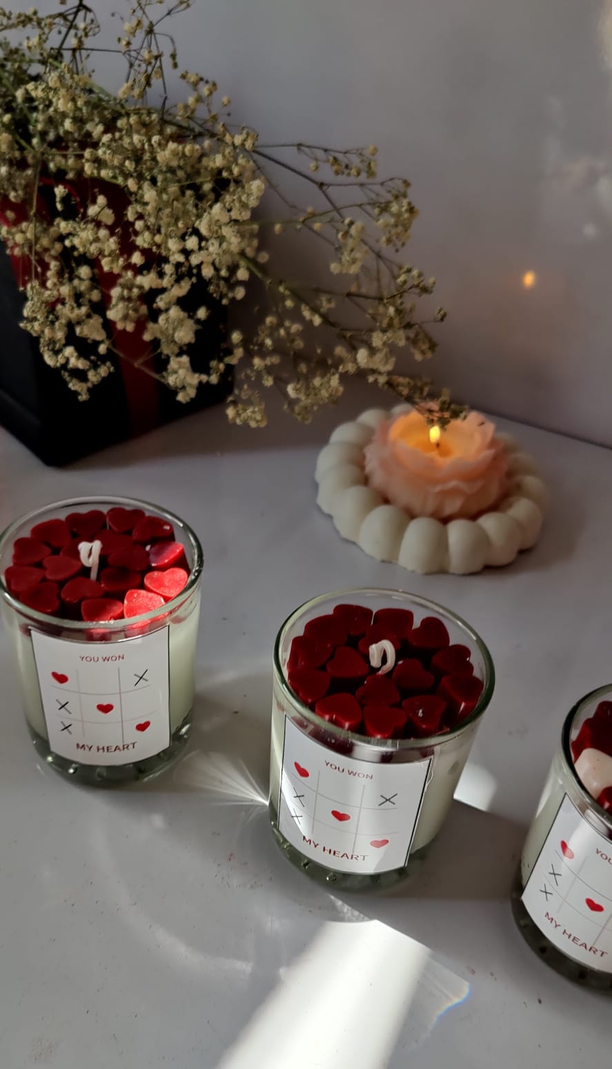"Scented candle with hearts mekts"