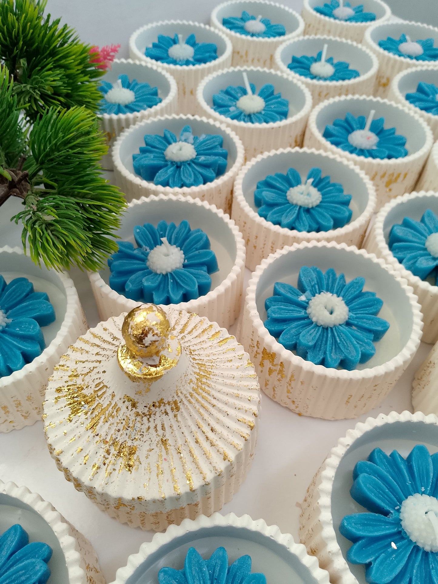 " DAISY Delight Scented Jar Candle"