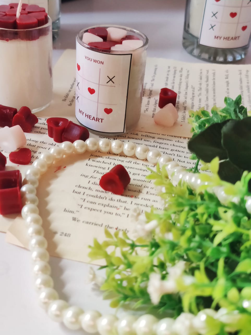 "Scented candle with hearts mekts"