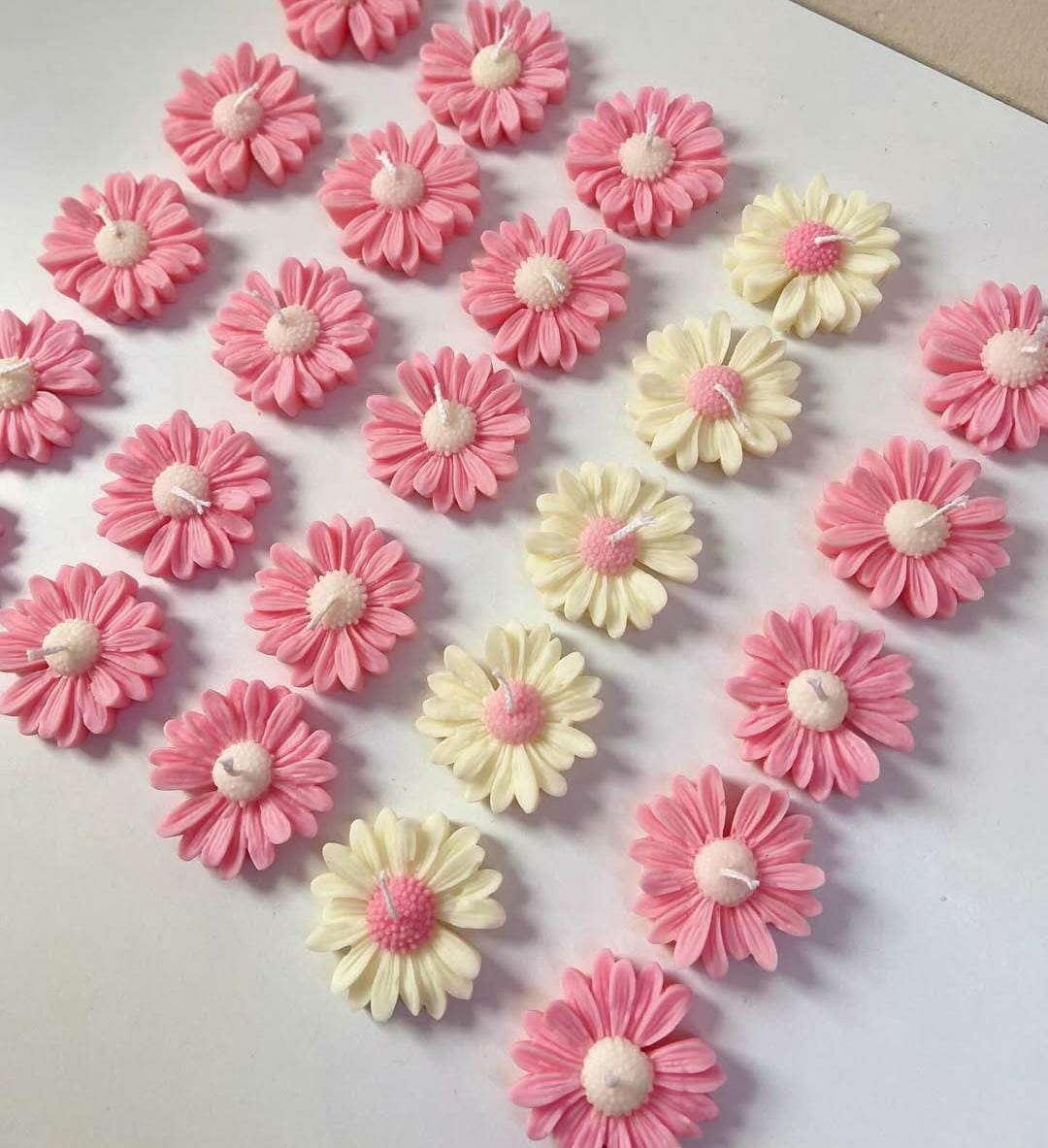 daisy flower candle