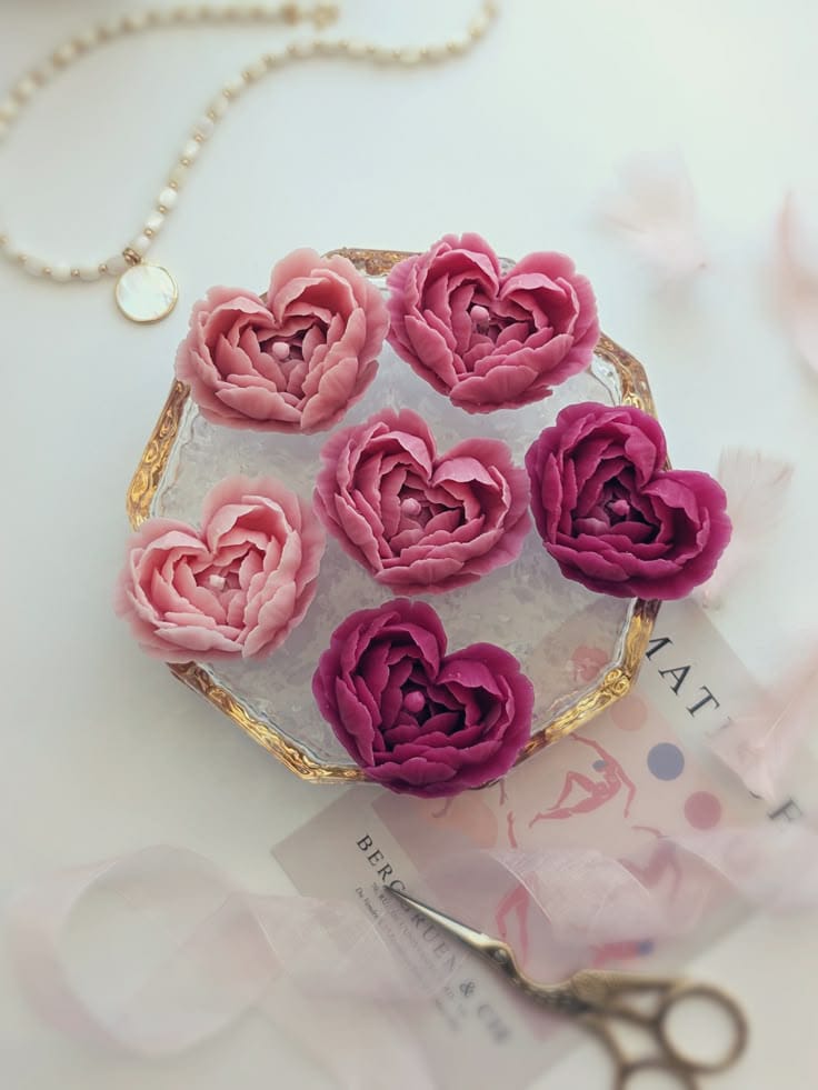 LOVE FLOWER CANDLE