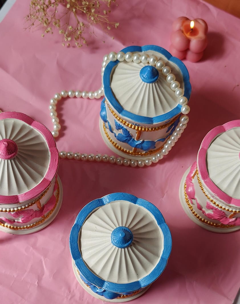 Carousel Jar – A Touch of Elegance 🎠