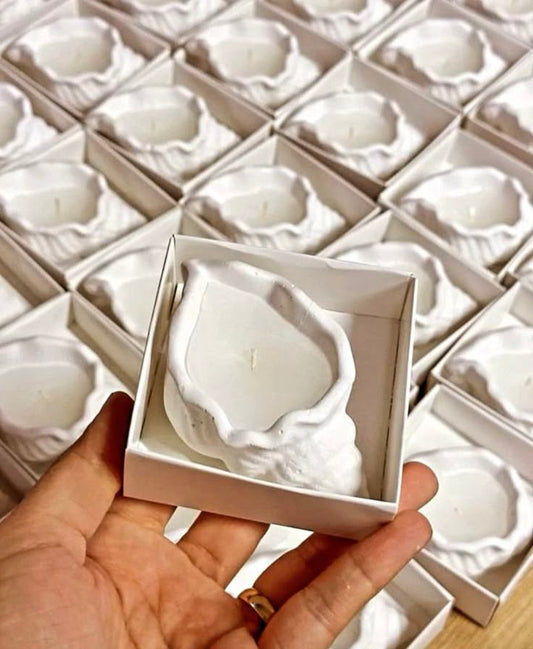 Pearl shell candle with gift pack