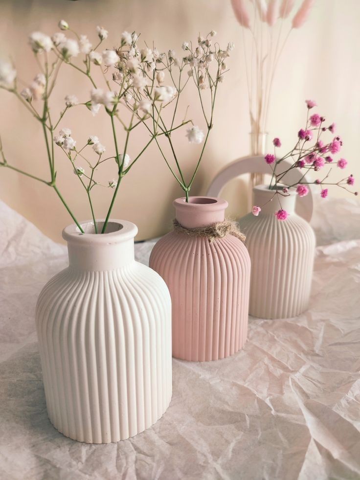Mini Ceramic Vase – Small Decorative Accent Piece