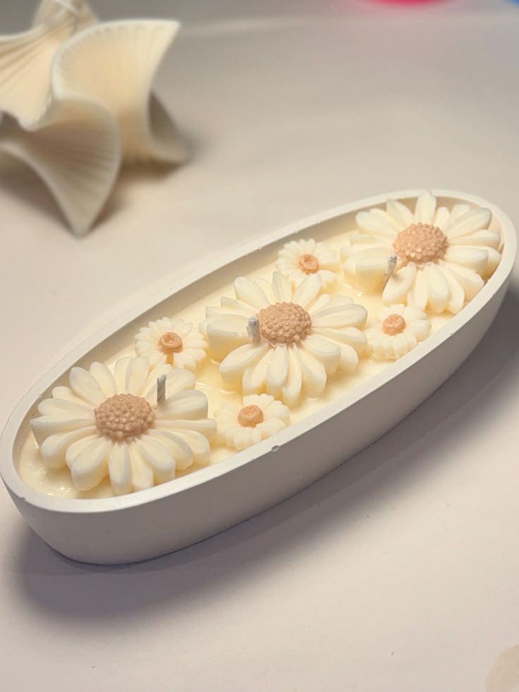 DAISY Dream Floral Candle