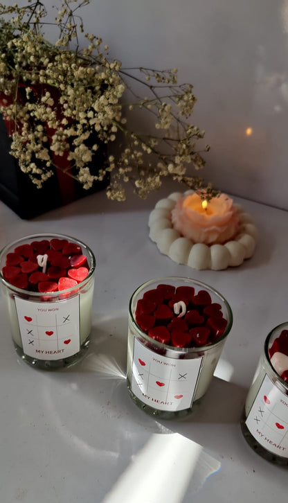 "Scented candle with hearts mekts"