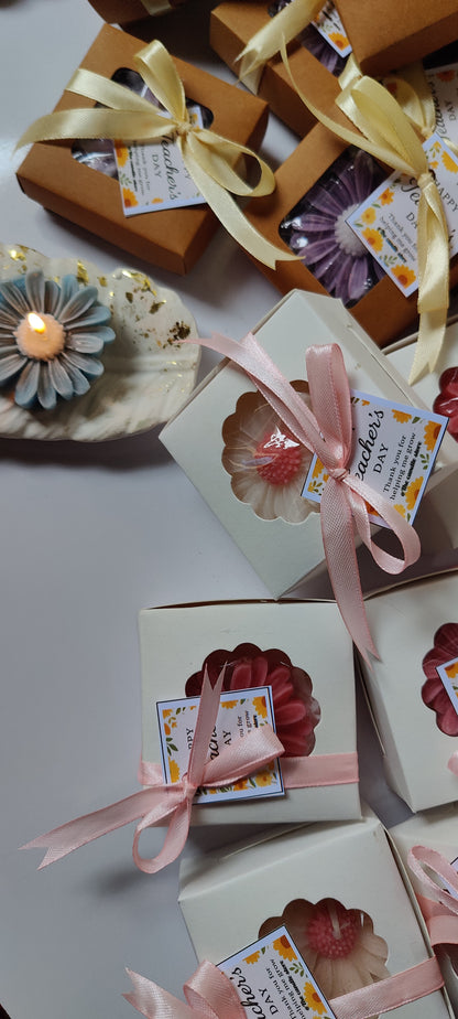 Daisy Flower Scented Candle –  Gift Box Packaging |