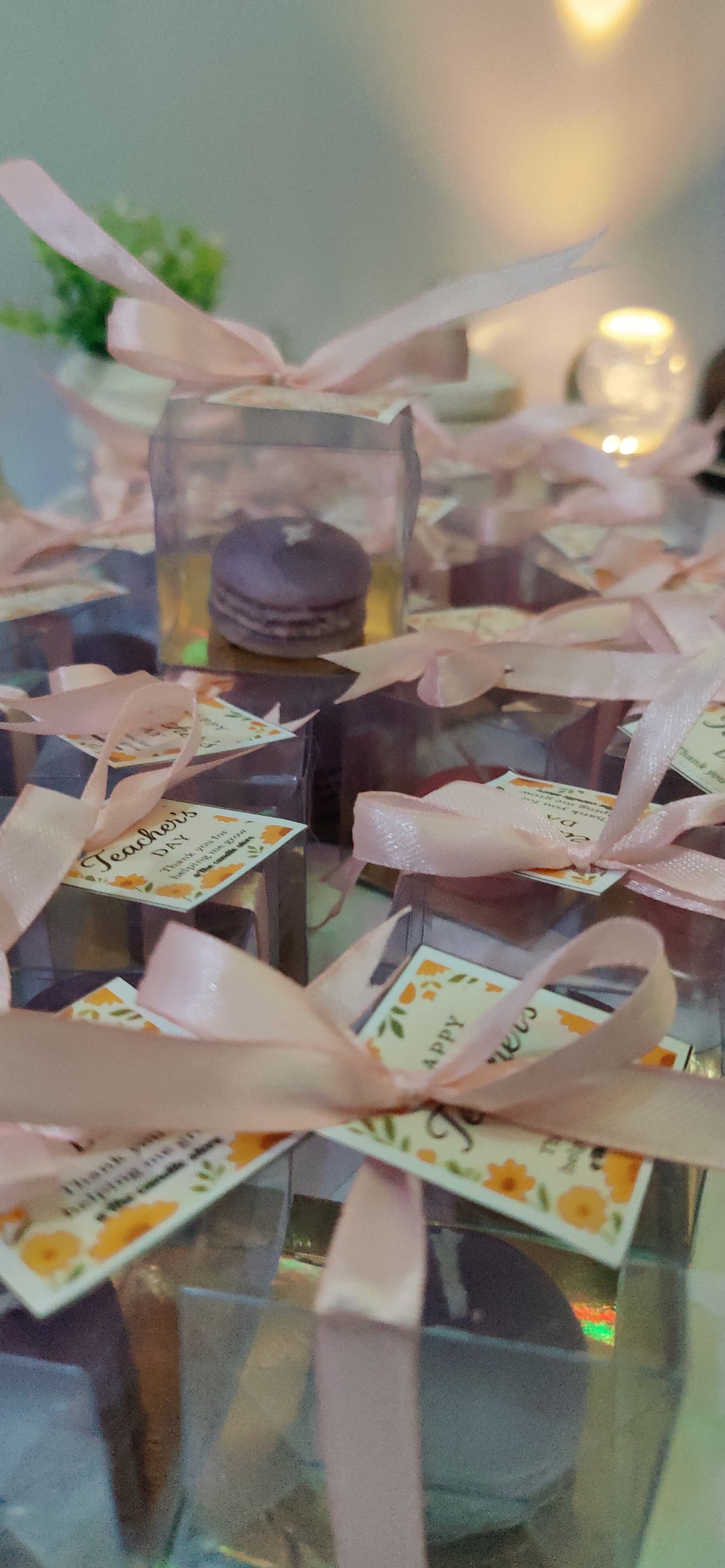 Macaroon candle with packing