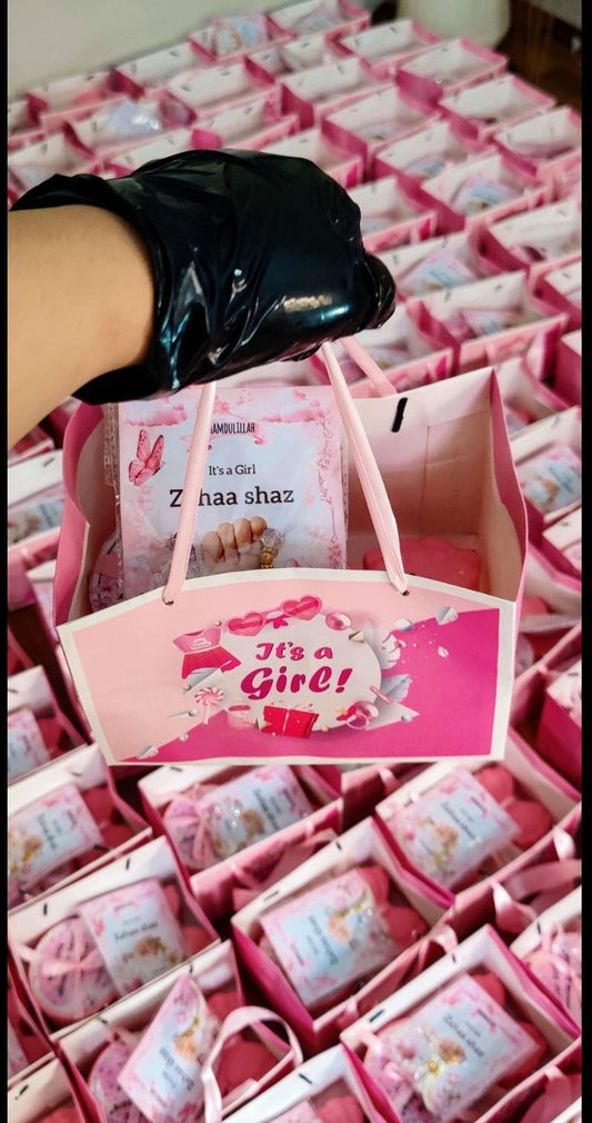 Baby announcement gift hamper