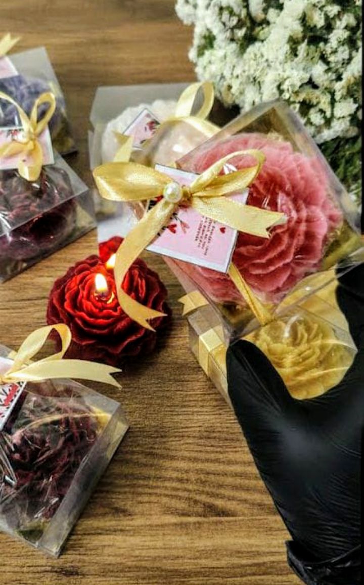 Peony Candle Gift Box  .