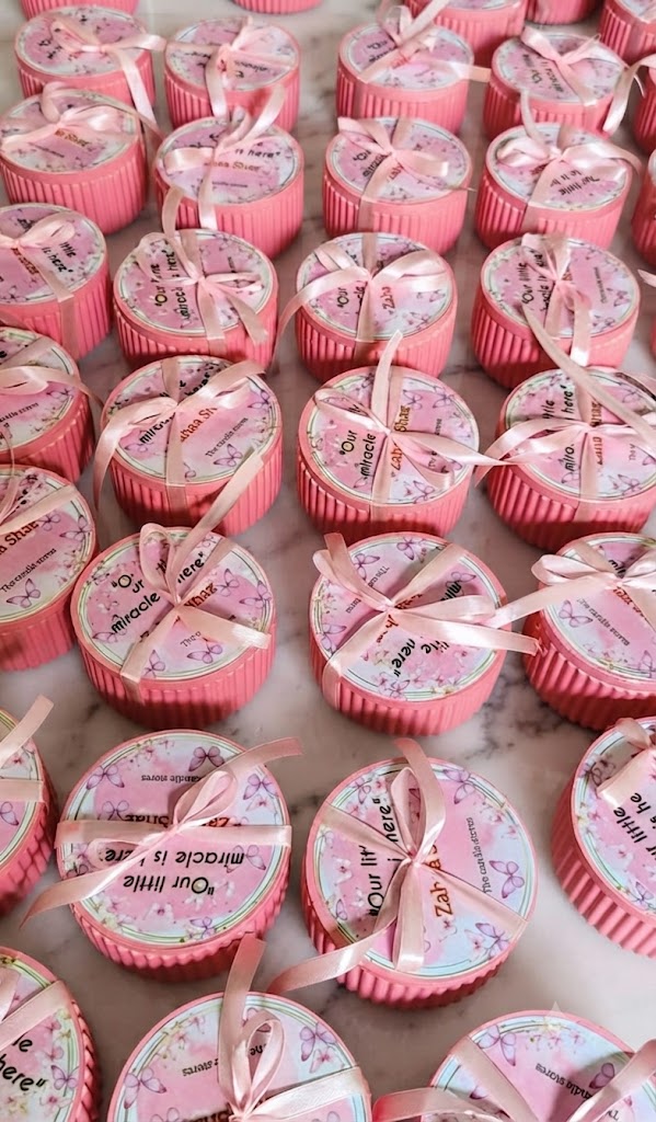 Baby announcement gift hamper