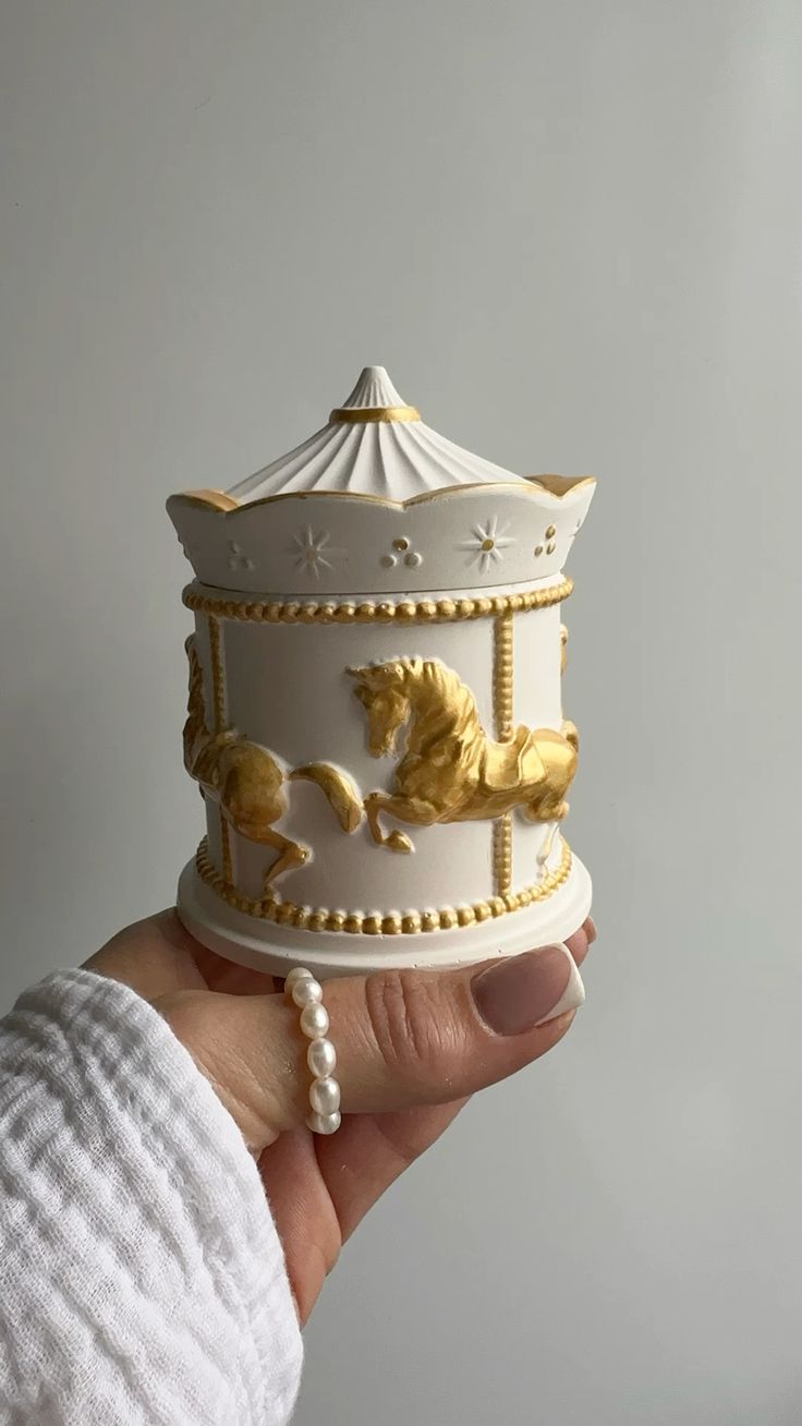 Elegant Carousel Ceramic Jar candle