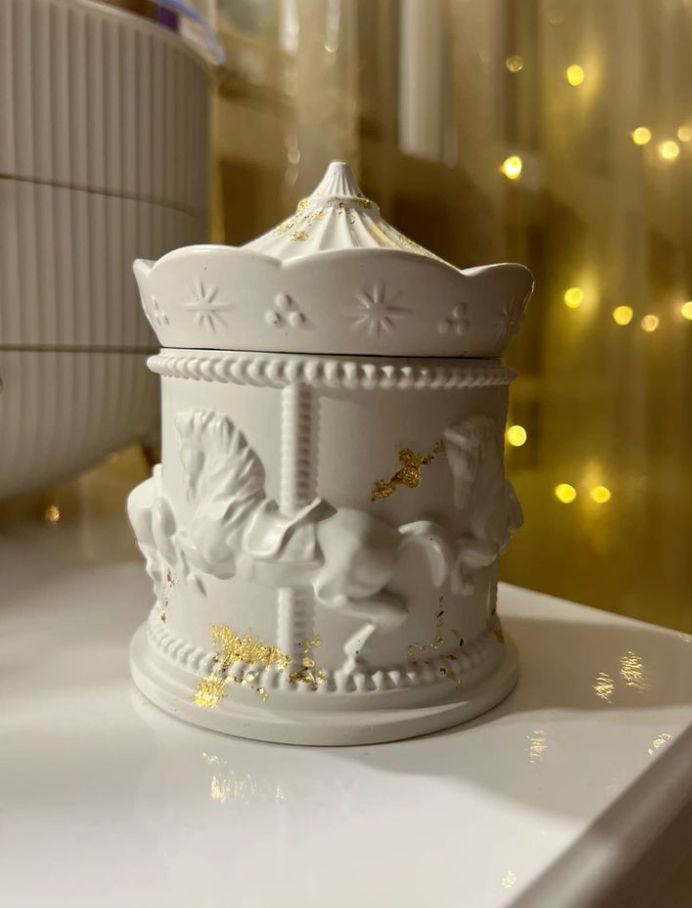 Elegant Carousel Ceramic Jar candle