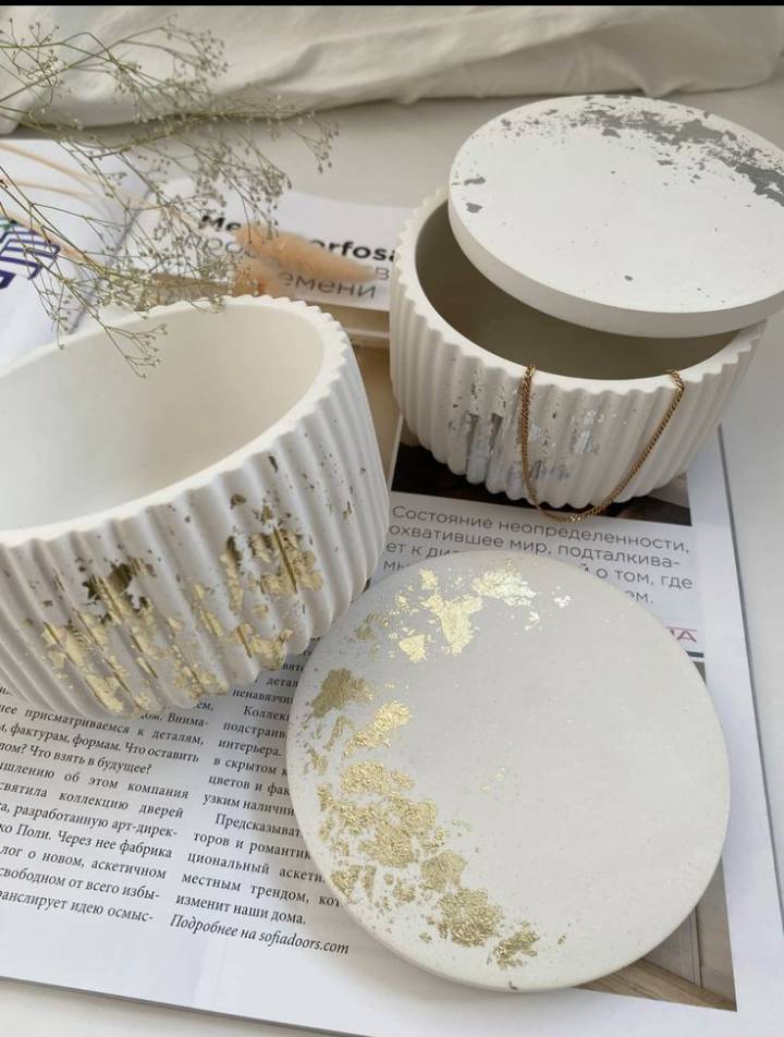 Trinket big storage jar