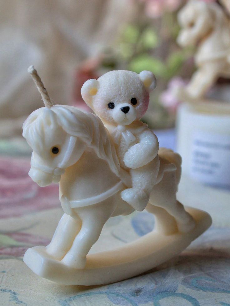 Redd with rocking horse 🐎🧸