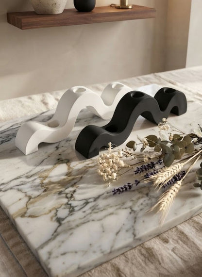 Wavy holder