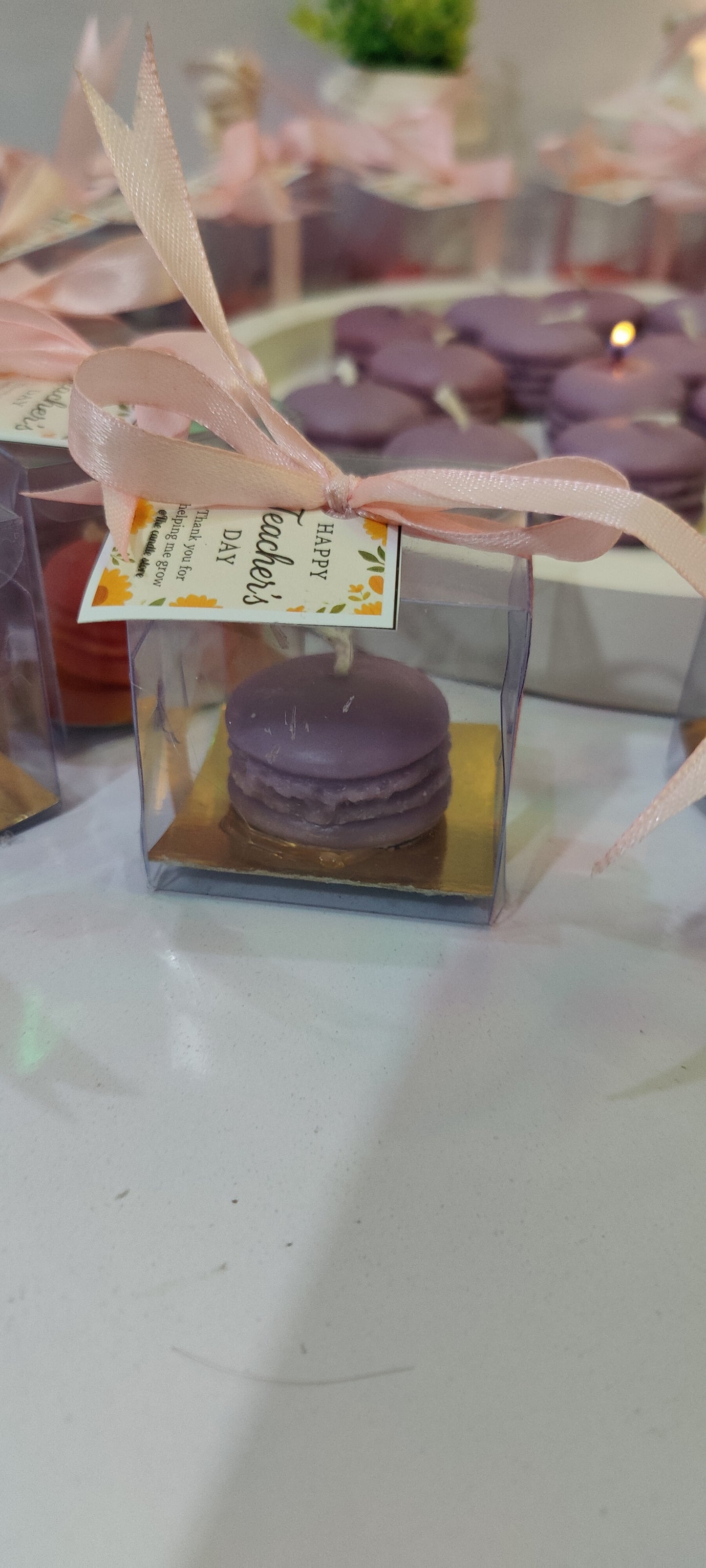 Macaroon candle with packing