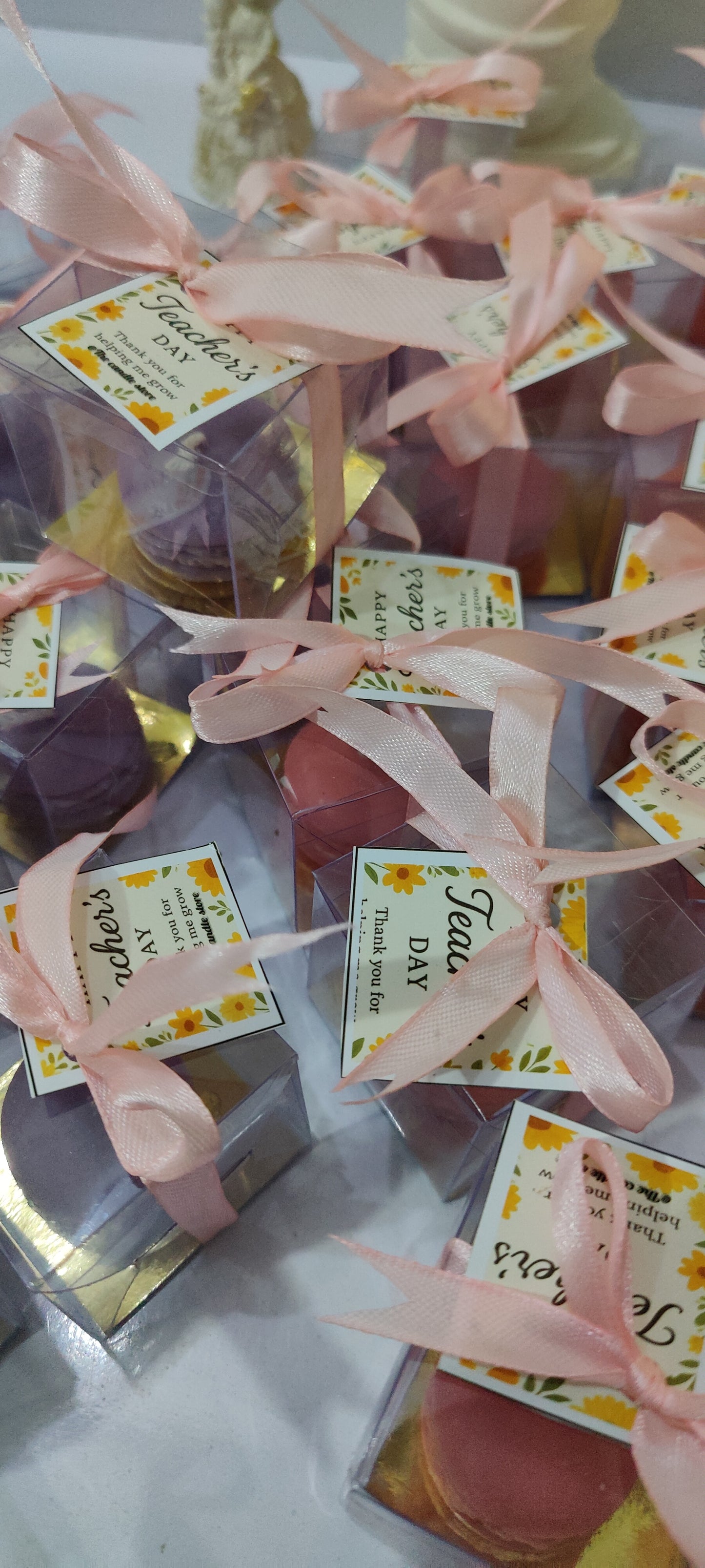 Macaroon candle with packing