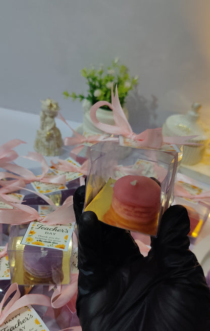 Macaroon candle with packing