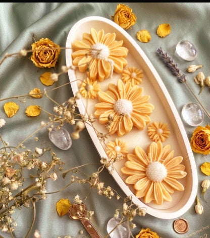 DAISY Dream Floral Candle